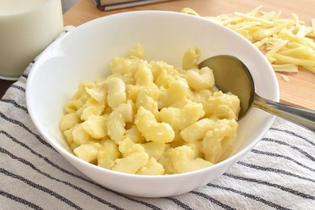 Can You Use Almond Milk In Mac And Cheese? (YES!) Milk Pick