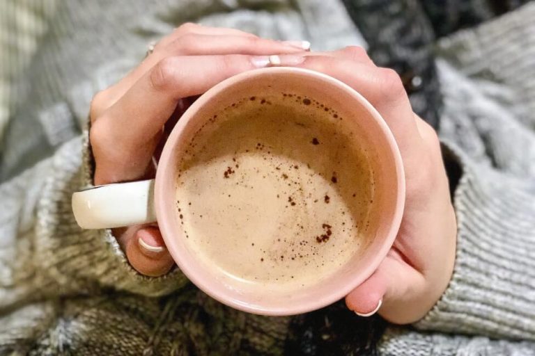 10 Ways to Use Almond Milk (Cooking, Baking, Drinks, Recipes)