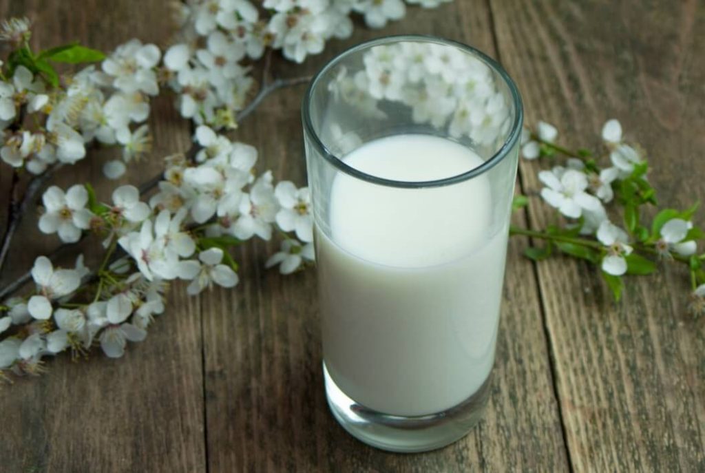 Almond Milk vs. Skim Milk Which is Better? Milk Pick