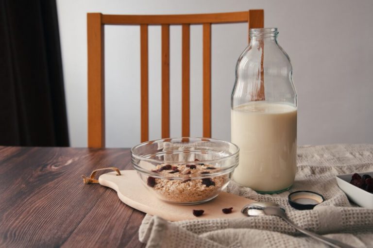 how-long-does-oat-milk-last-how-to-tell-if-it-s-bad