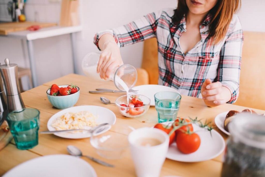 How Long Does Oat Milk Last? (How to Tell if It's BAD)