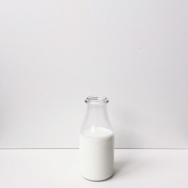 Oat Milk vs. Soy Milk Which is Healthier? Milk Pick