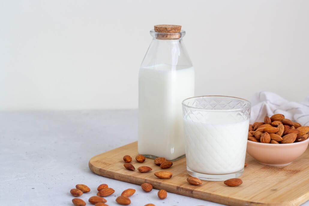 Is Almond Milk Good For Men? (Pros & Cons) Milk Pick