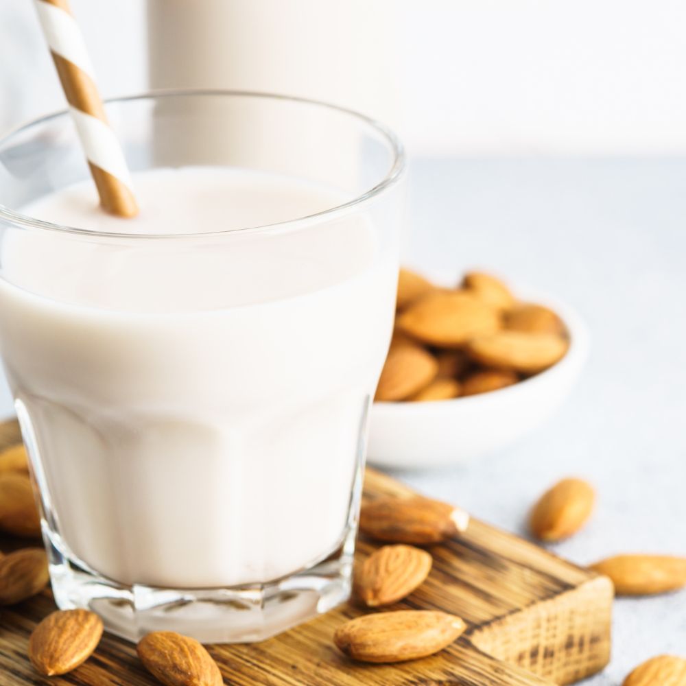 vanilla-almond-milk-recipe-3-ingredients-milk-pick