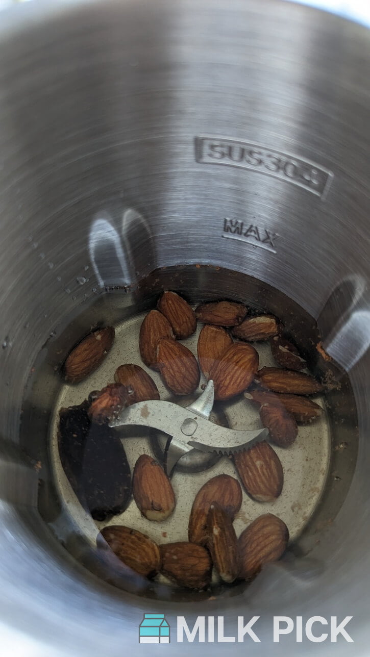 almond milk ingredients in nutr